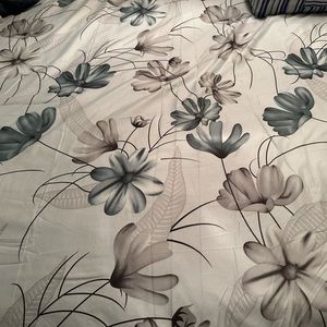 Queen Size Duvet Cover and 2 Pillow Shams
